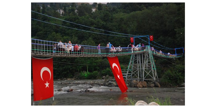 Asma Köprüde İftar