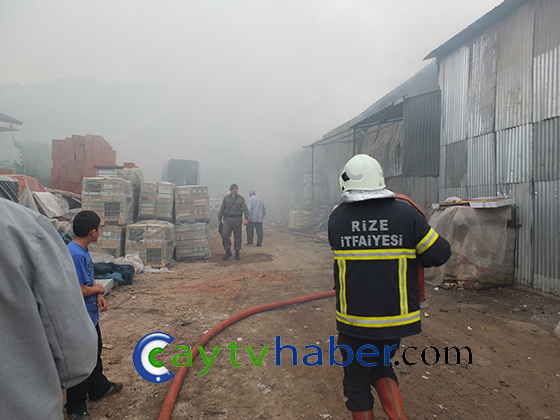 Rize'de Korkutan Yangın 7