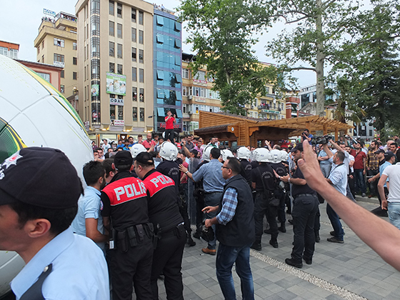 Rize'de Eylemcilere Büyük Tepki 2