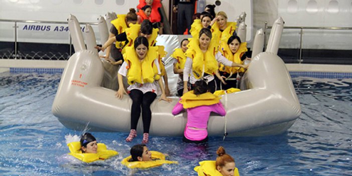 Hostes Adaylarının Eğitimi