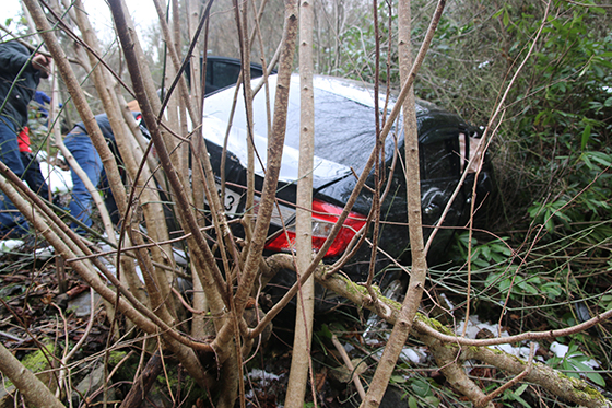 Rize'de otomobil uçuruma yuvarlandı: 5 yaralı 4