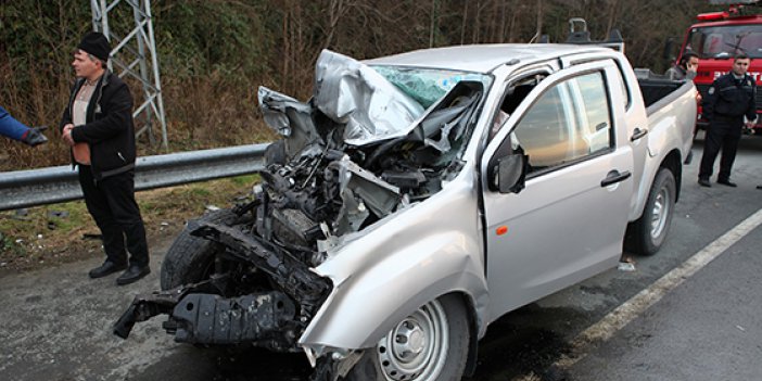 Rize'de Kaza Park Halindeki Kamyona Çarptı
