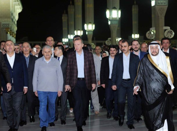 Erdoğan huzurda namaz kıldı 18