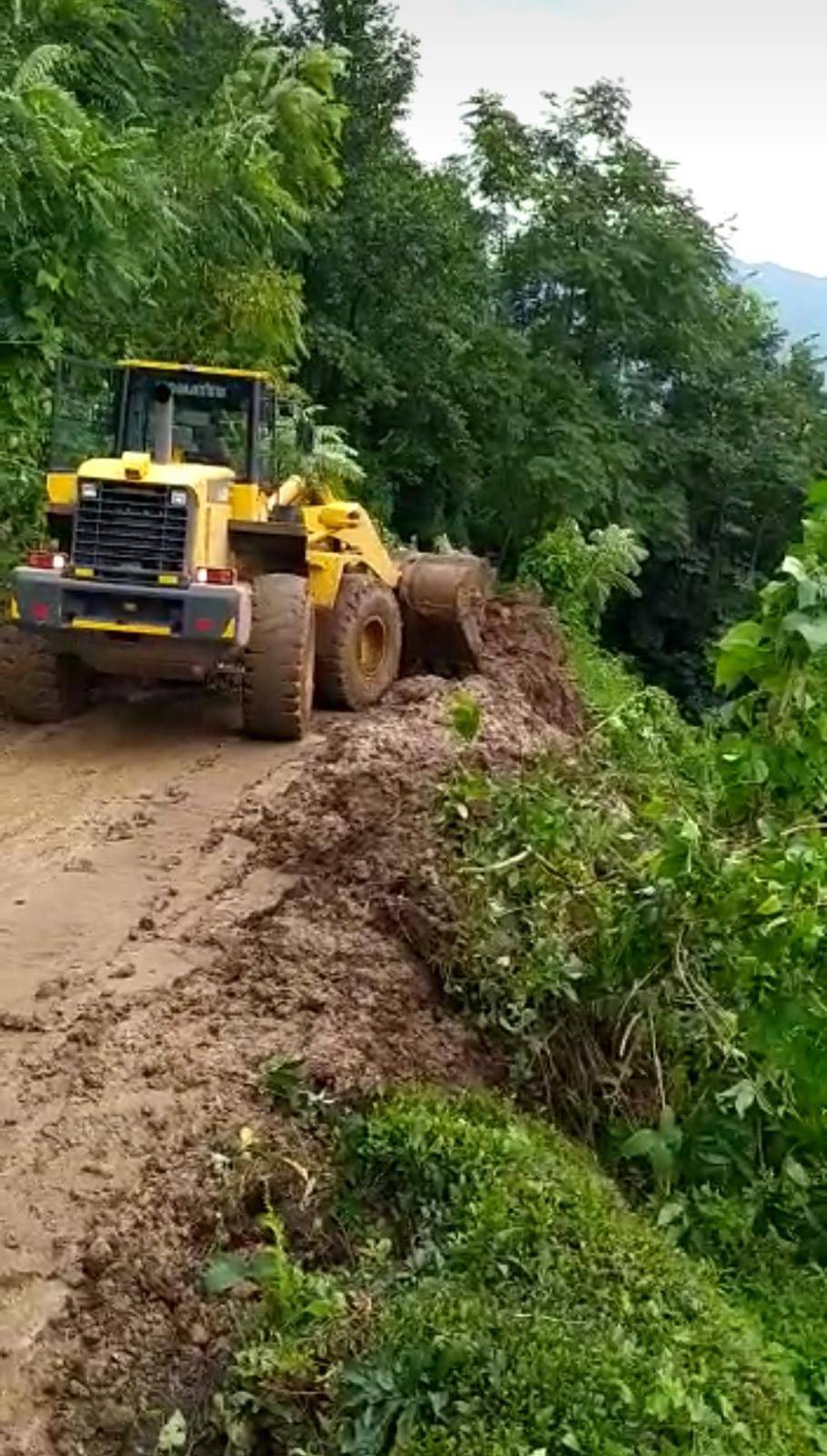 Rize'de Sel ve Heyelan Etkili Oldu 13