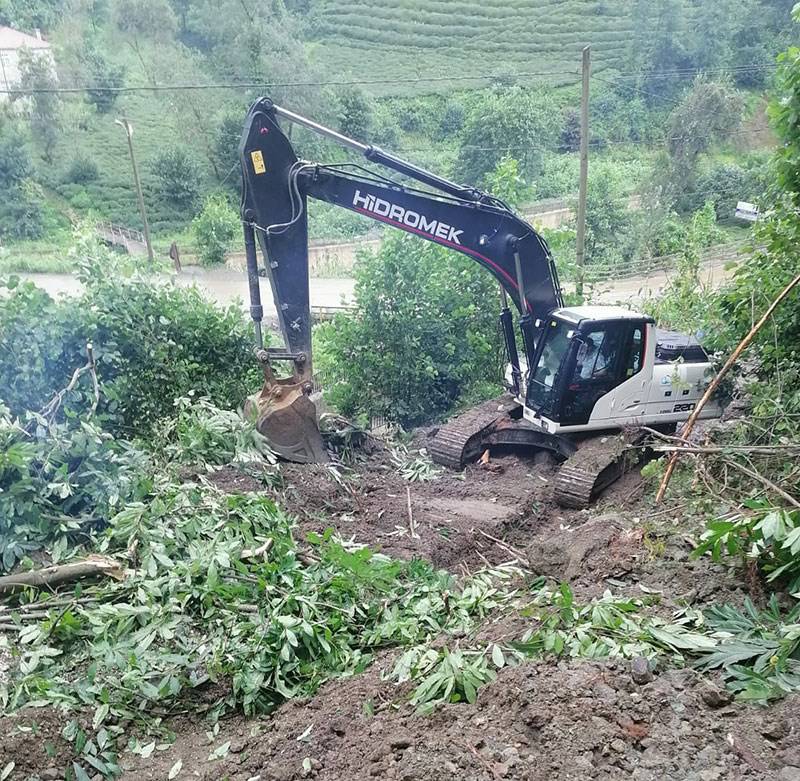 Rize'de Sel ve Heyelan Etkili Oldu 17