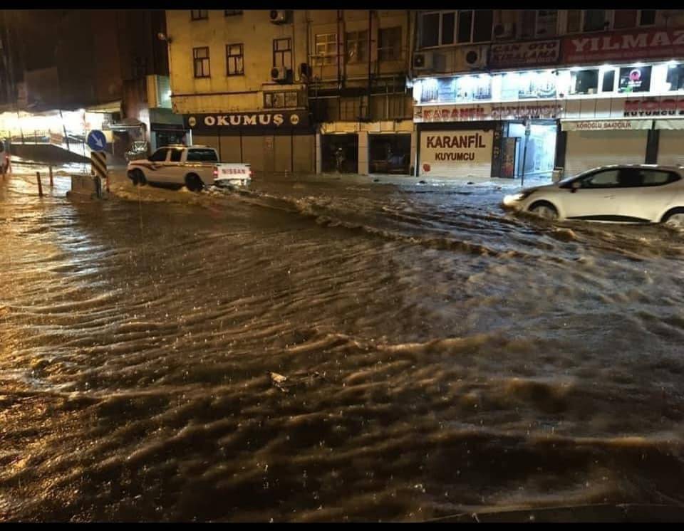 Rize'de Sel ve Heyelan Etkili Oldu 3