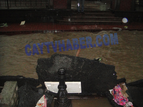 Rize'de Hayat Felç Oldu 2