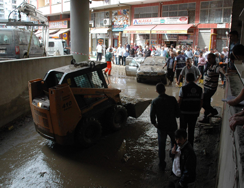 32 Araç Çıkarıldı 4