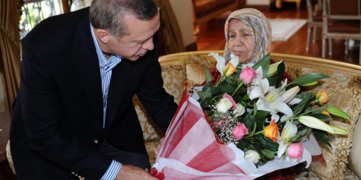 Erdoğan Ve Annesi