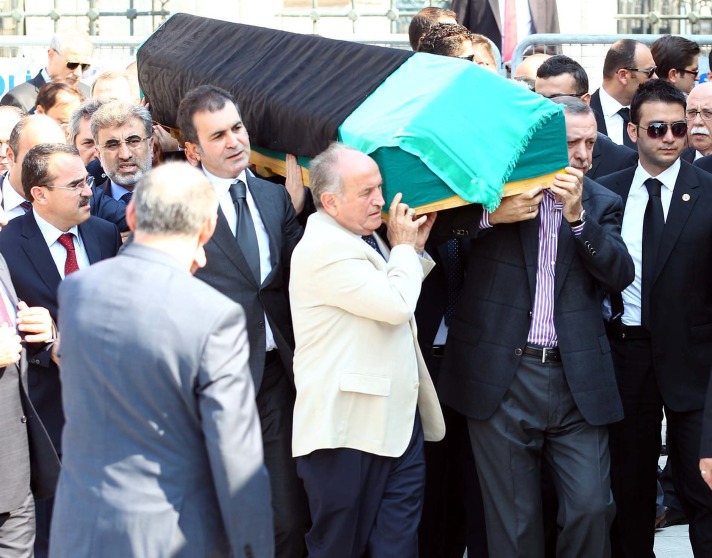 Tenzile Erdoğan'ın cenazesi kılındı 5