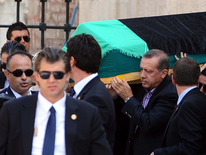 Tenzile Erdoğan'ın cenazesi kılındı 6