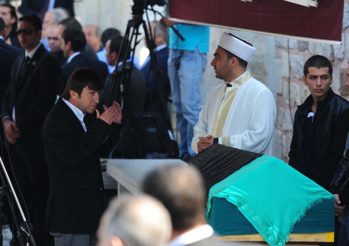 Tenzile Erdoğan'ın cenazesi kılındı 8