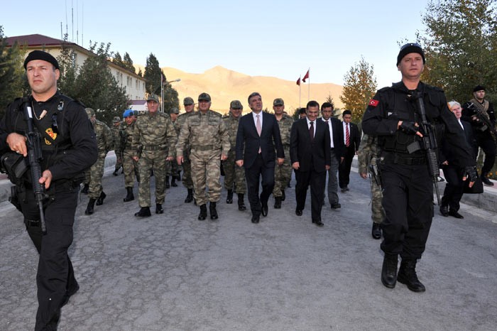 Başkomutan sınırda 9