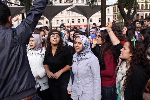 Trabzon şehitlerimiz için yürüdü 2