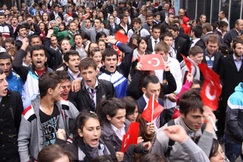 Trabzon şehitlerimiz için yürüdü 5