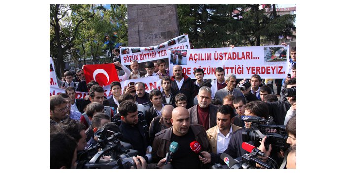 Trabzon şehitlerimiz için yürüdü