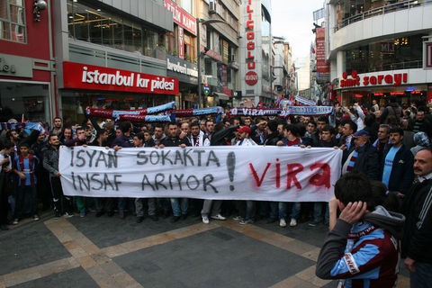 Trabzonsporlu Taraftarlardan protesto yürüyüşü 3