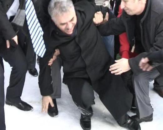 Bakan Yazıcı Böyle Düştü 1