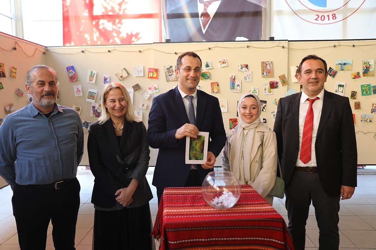 AKÇAABAT BELEDİYE BAŞKANI OSMAN NURİ EKİM, GENÇLİK BULUŞMALARI KAPSAMINDA TRABZON ÜNİVERSİTESİ GÜZEL SANATLAR FAKÜLTESİ ÖĞRENCİLERİ İLE BİR ARAYA GELDİ