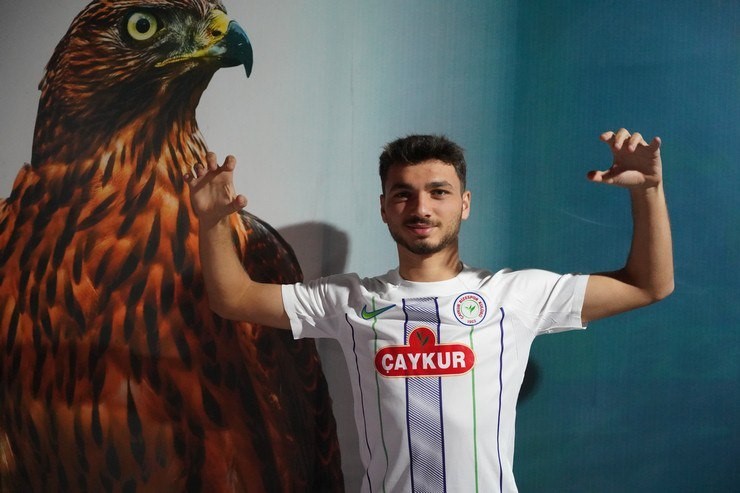 ÇAYKUR RİZESPOR, ALTYAPISINDA YETİŞEN REMZİ KOLCUOĞLU İLE PROFESYONEL SÖZLEŞME İMZALADI
