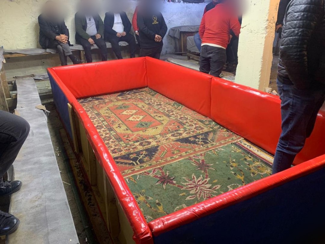 ORDU'DA BİR HAYVANLARI KORUMA DERNEĞİNİN LOKALİNDE "HOROZ DÖVÜŞTÜRDÜĞÜ" BELİRLENEN 36 KİŞİYE TOPLAMDA 145 BİN 980 LİRA PARA CEZASI UYGULANDI