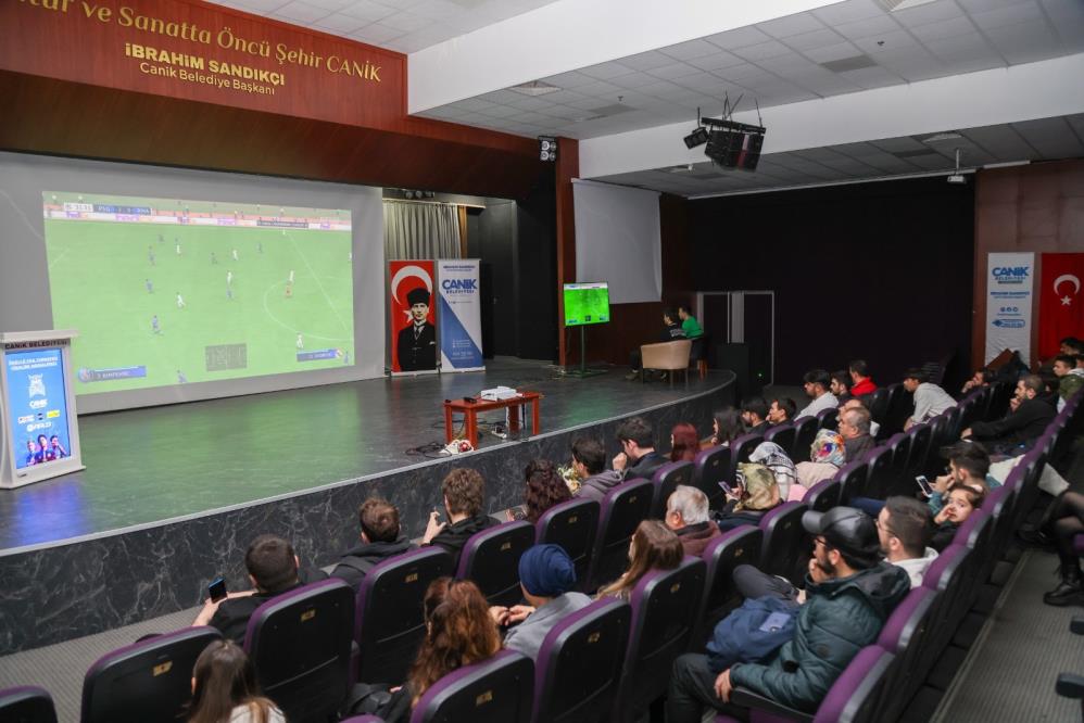 SAMSUN CANİK'TE DÜZENLENEN E-SPOR TURNUVASI BÜYÜK HEYECANA SAHNE OLDU