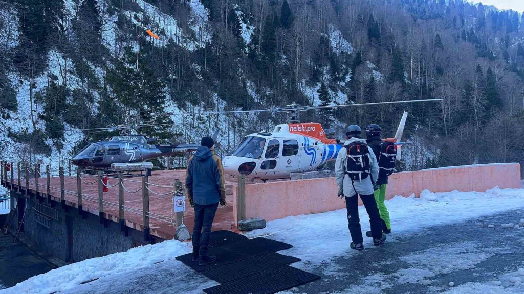 DÜNYADAKİ EN PAHALI , ELİT VE TEHLİKELİ SPOR DALLARI ARASINDA YER ALAN ‘HELİSKİ’ HEYECANI KAÇKAR DAĞLARINDA BAŞLADI