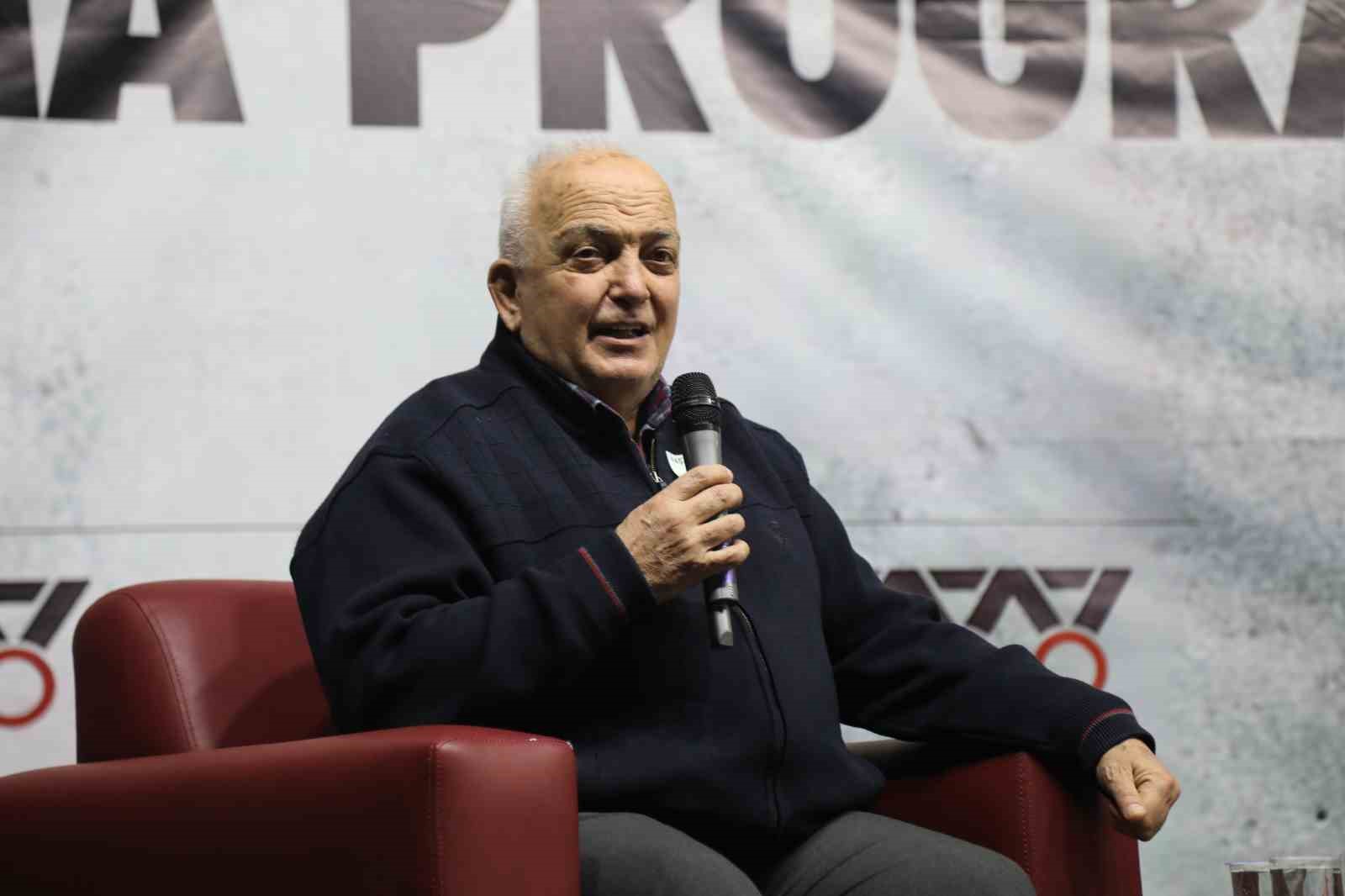 OLİMPİYAT, DÜNYA VE AVRUPA ŞAMPİYONU ESKİ MİLLİ GÜREŞÇİ YAŞAR DOĞU, VEFATININ 63. YILINDA MEMLEKETİ SAMSUN'UN KAVAK İLÇESİNDE ANILDI.OĞLU, EFSANE GÜREŞÇİ YAŞAR DOĞU’YU ANLATTI: "HİÇBİR ZAMAN ŞOVMENLİK YAPMADI”