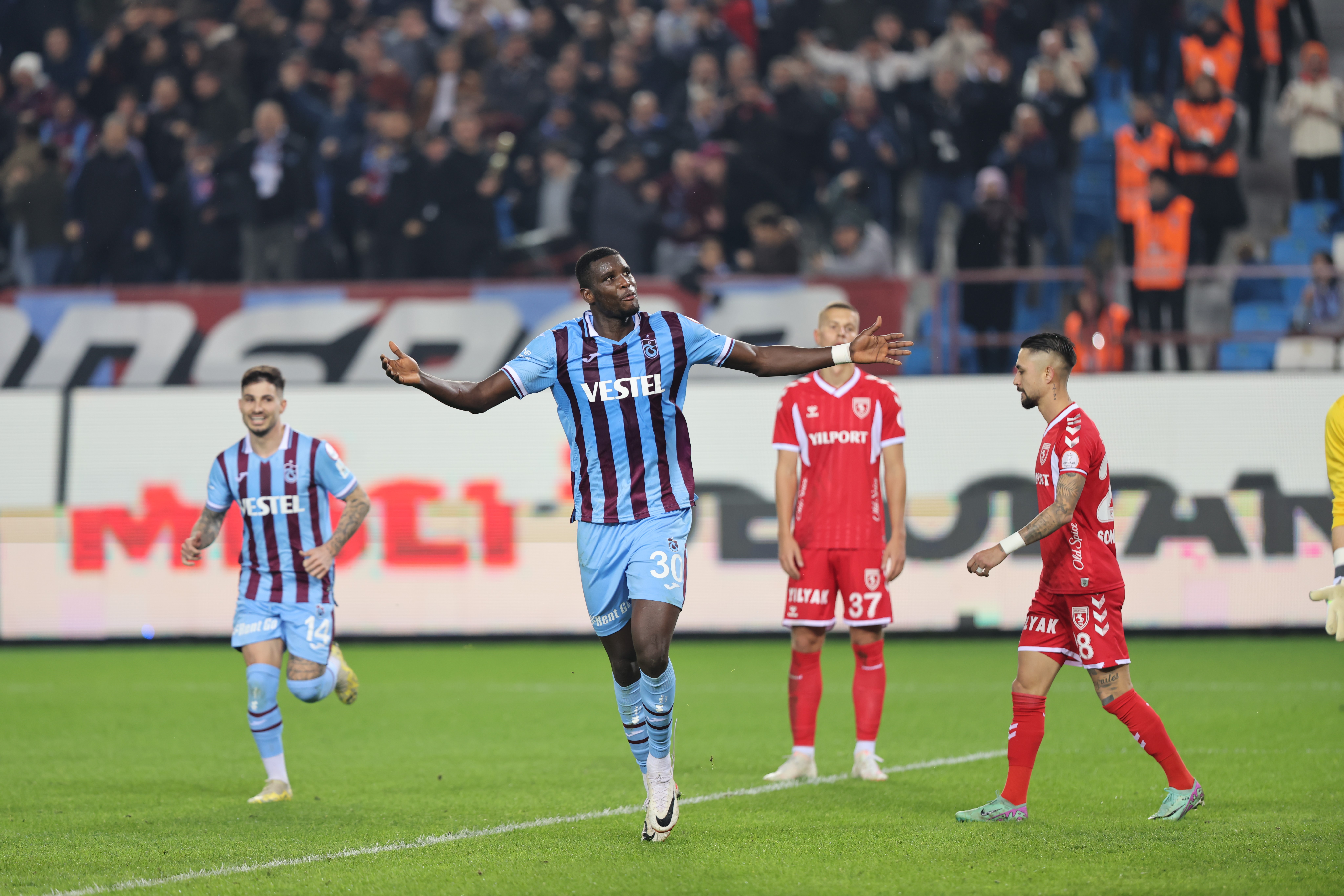 TRENDYOL SÜPER LİG'İN 16. HAFTA ERTELEME MAÇINDA TRABZONSPOR , SAHASINDA SAMSUNSPOR'U 2-1 MAĞLUP ETTİ