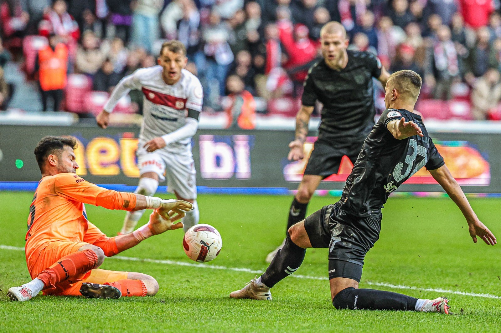 TRENDYOL SÜPER LİG'İN 20. HAFTASINDA SAMSUNSPOR KENDİ EVİNDE SİVASSPOR'U 2 - 0 MAĞLUP ETTİ