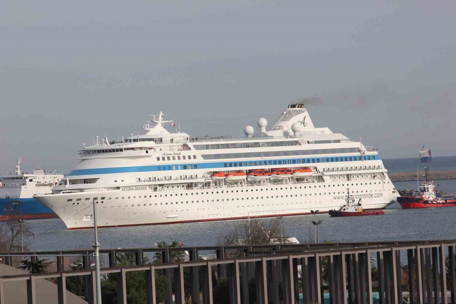 Ruslar Samsun'u sevdi , Samsun, 3 Ayda 7. Kez 940 Rus Turisti Ağırladı