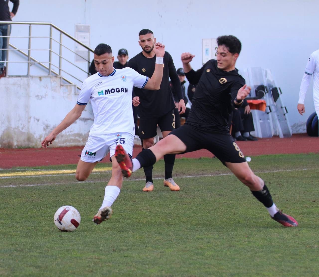 Tff 3. Lig: Pazarspor: 1 - Anadolu Üniversitesi: 3