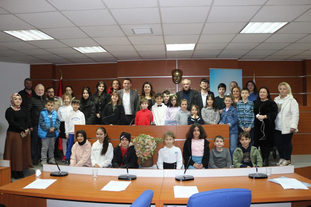 RİZE'DE KURULAN KENT KONSEYİ ÇOCUK MECLİSİ SAYESİNDE ÇOCUKLAR YAŞADIKLARI SORUNLARI KENDİLERİ ÇÖZECEK