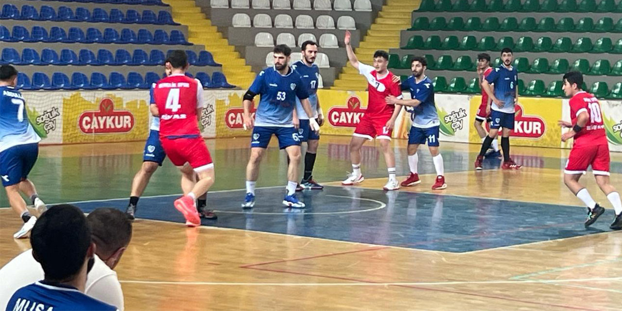 Güneysu Spor Hentbol Takımı Sivas Gençlik'i 49 - 35 mağlup etti