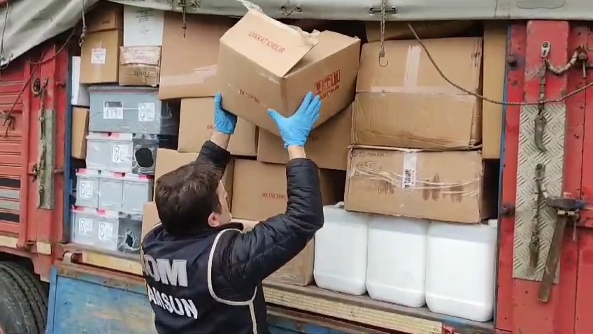 Samsun’da Bir Kamyonda 200 Litre Etil Alkol Ele Geçirildi, 2 Kişi gözeltına alındı