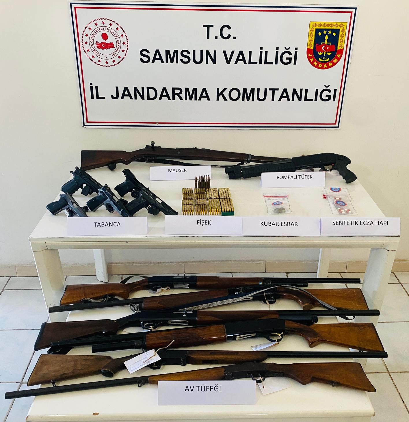 Jandarmanın Silah Ve Mühimmat Operasyonunda 2 Kişi Tutuklandı