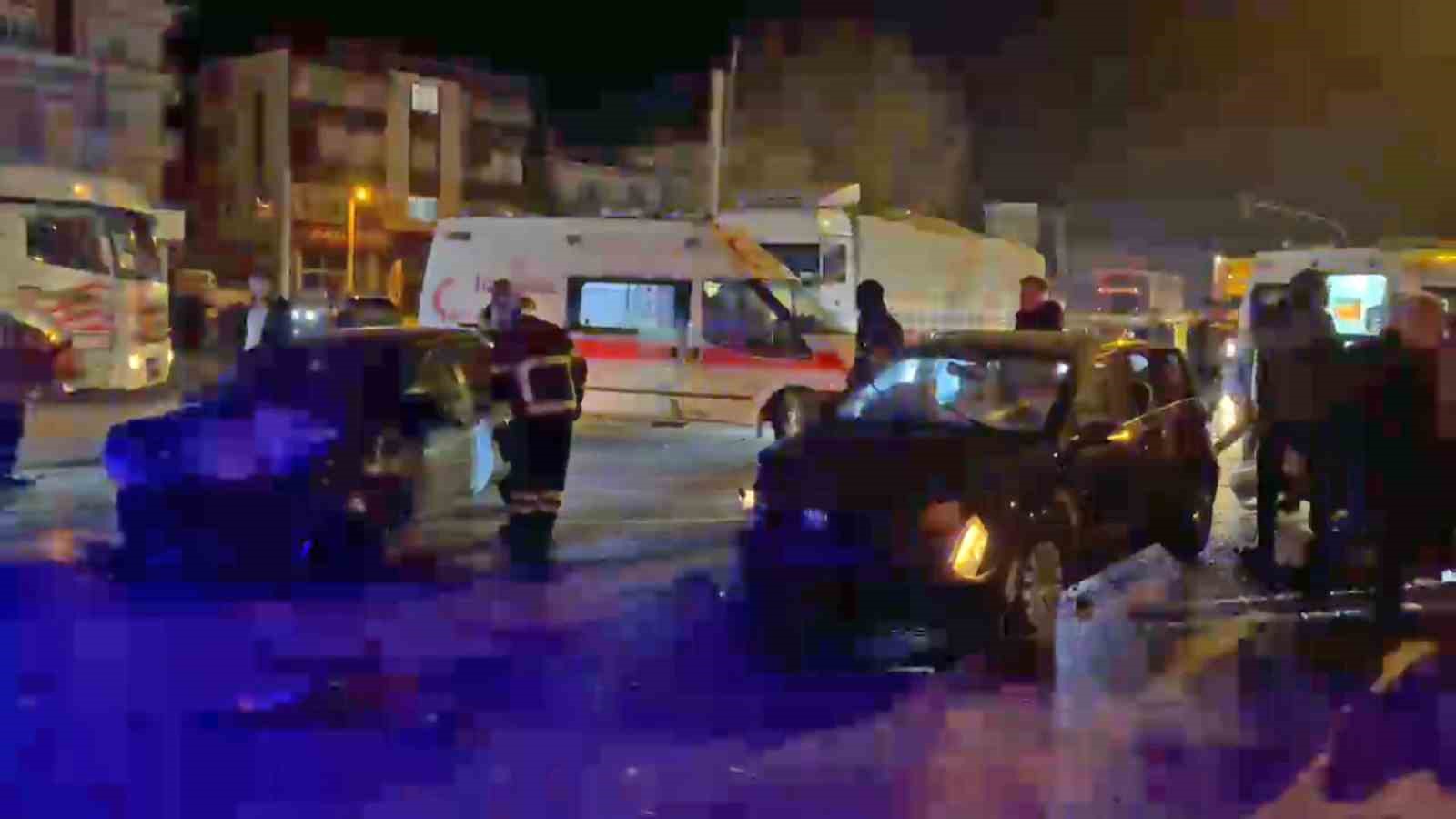 Samsun’ın Çarşamba İlçesi Samsun – Ordu Karayolu Üzerinde 3 Aracın Karıştığı Feci Kazada 5 Kişi Yaralandı