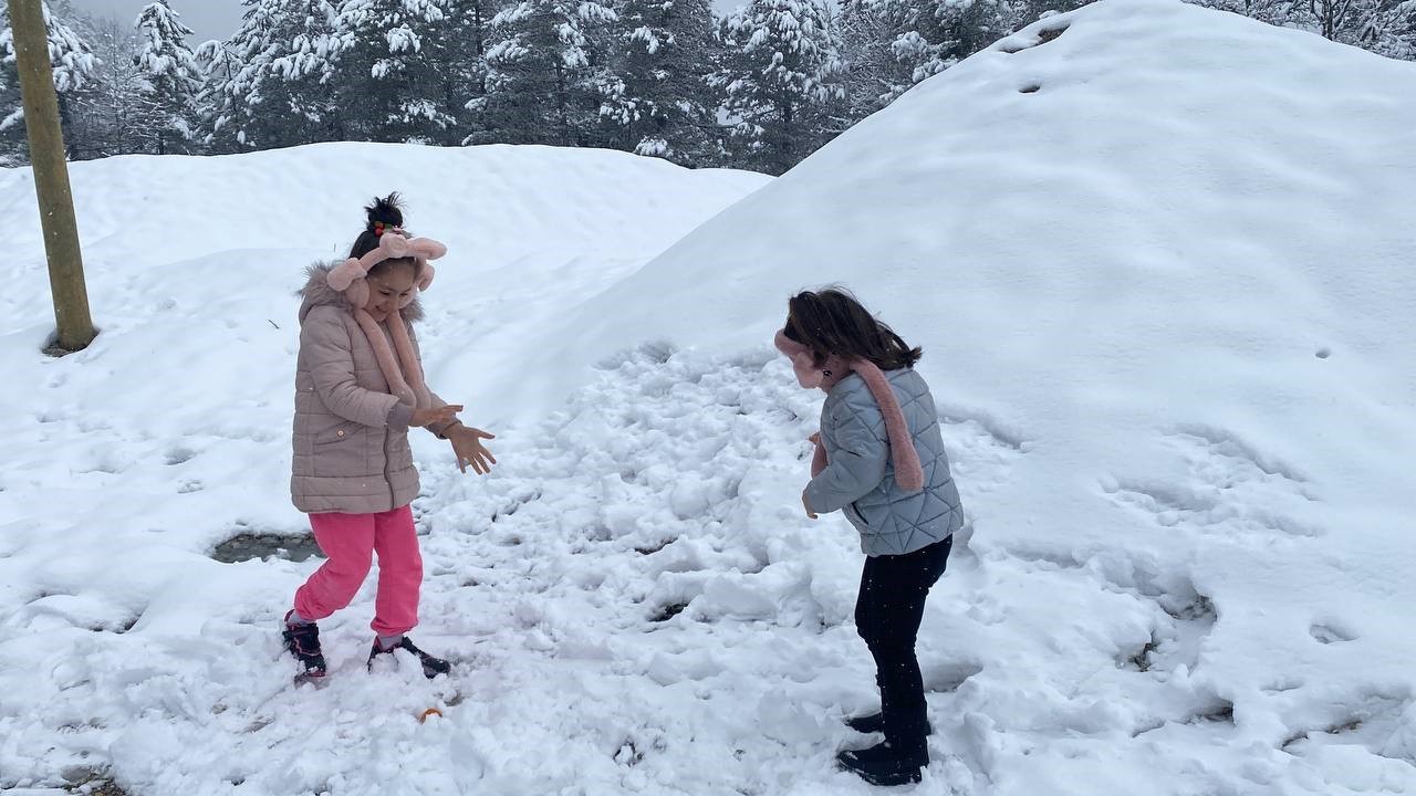 Karabük’te Kar Yağışı Etkili Oldu, Sürücüler karın tadını çıkardı