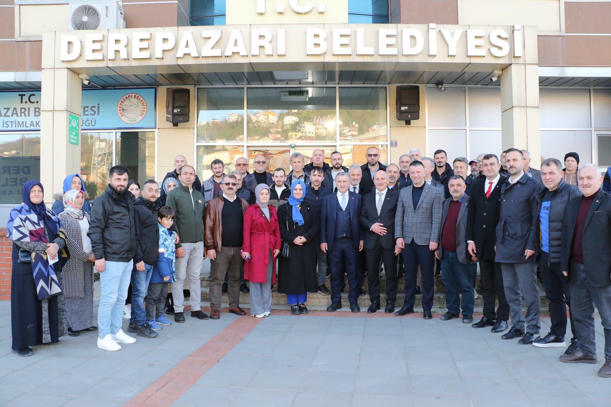 BAKAN OSMAN AŞKIN BAK “GELİYORUZ YENİDEN HİZMETE DEVAM, YOLA DEVAM”