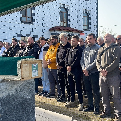 Trabzon’da Göçük Altında Kalarak Hayatını Kaybeden İşçilerden Mehmet Sultan Allahverdi Rize’de Defnedildi