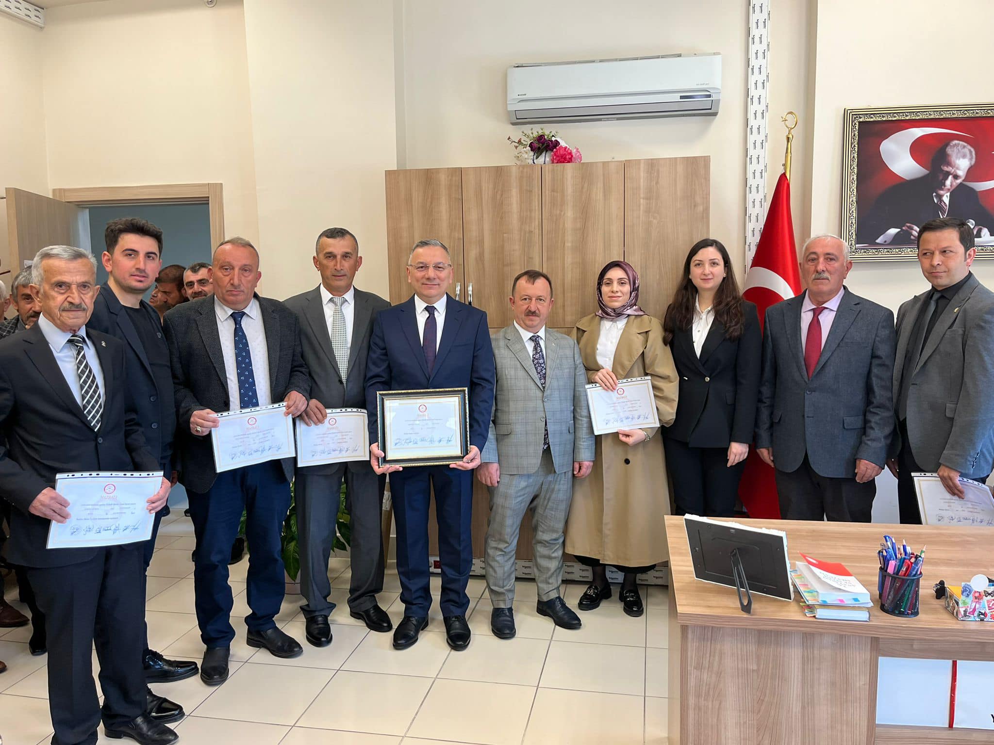 Kalkandere’de Yeni Dönem Başladı, Mehmet Yılmaz Mazbatasını Aldı, Koltuğa oturdu