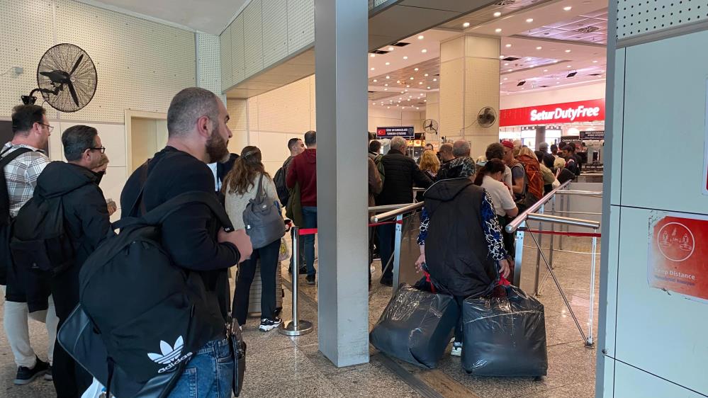 Sarp Sınır Kapısı’nda Bayram Yoğunluğu