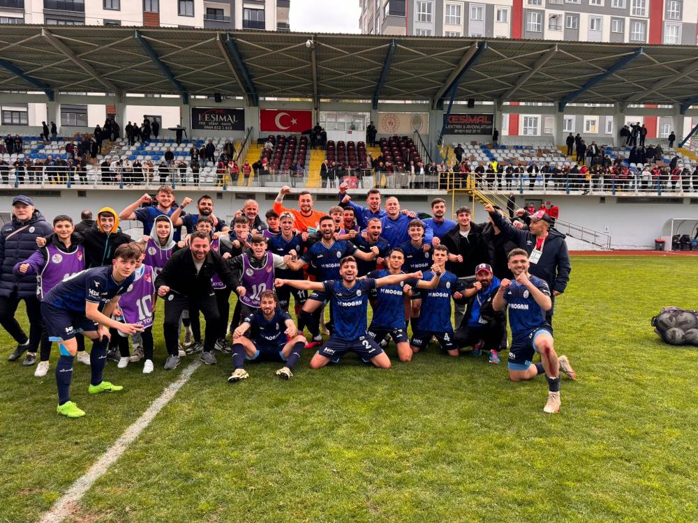 Pazarspor bu kez evinde kazandı , Tff 3. Lig: Pazarspor: 2 - Turgutluspor: 0