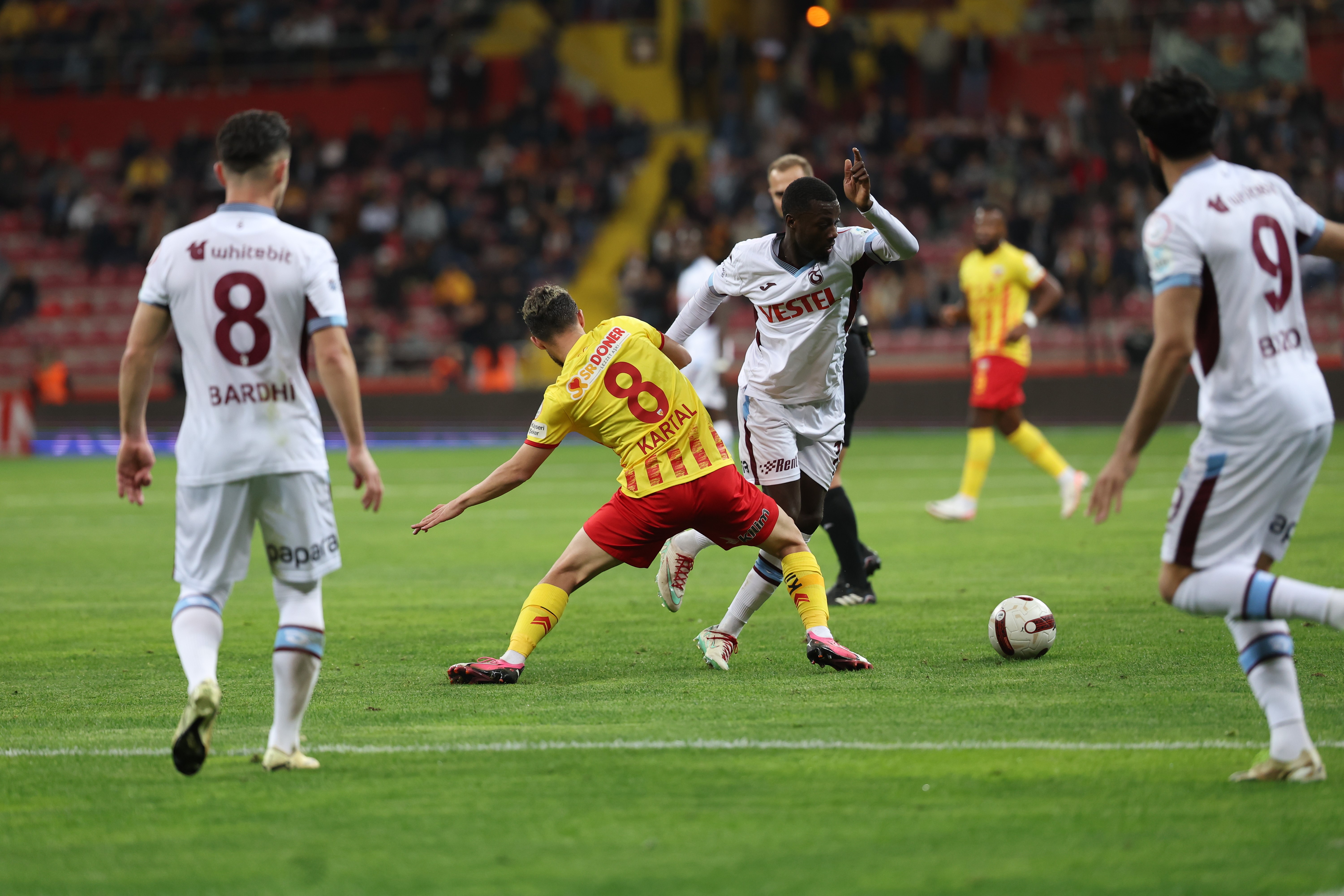 Trabzonspor deplasmanda Kayserispor'u 2 - 1 mağlup etti