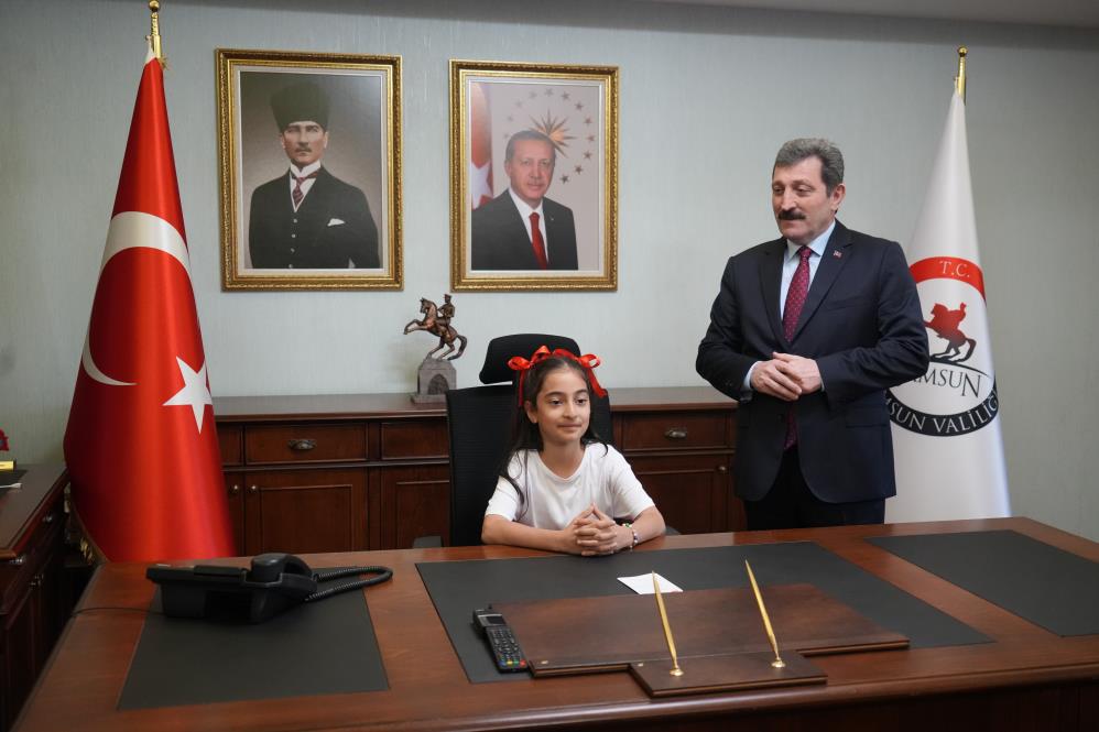 Samsun Valisi Tavlı, Makam Koltuğunu Çocuklara Devretti