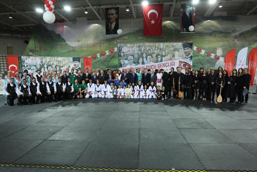Rize’de 19 Mayıs Atatürk’ü Anma Gençlik Ve Spor Bayramı Kutlandı