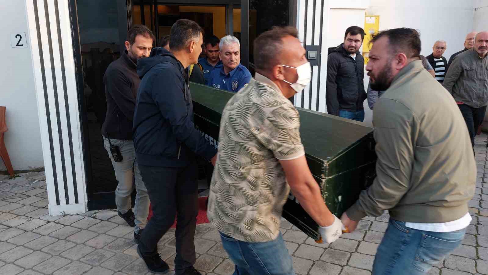 Samsun’da Vahşet: 2 Çocuk Annesi Kadın, 3 Bilezik içinBoğazı Kesilerek Öldürüldü