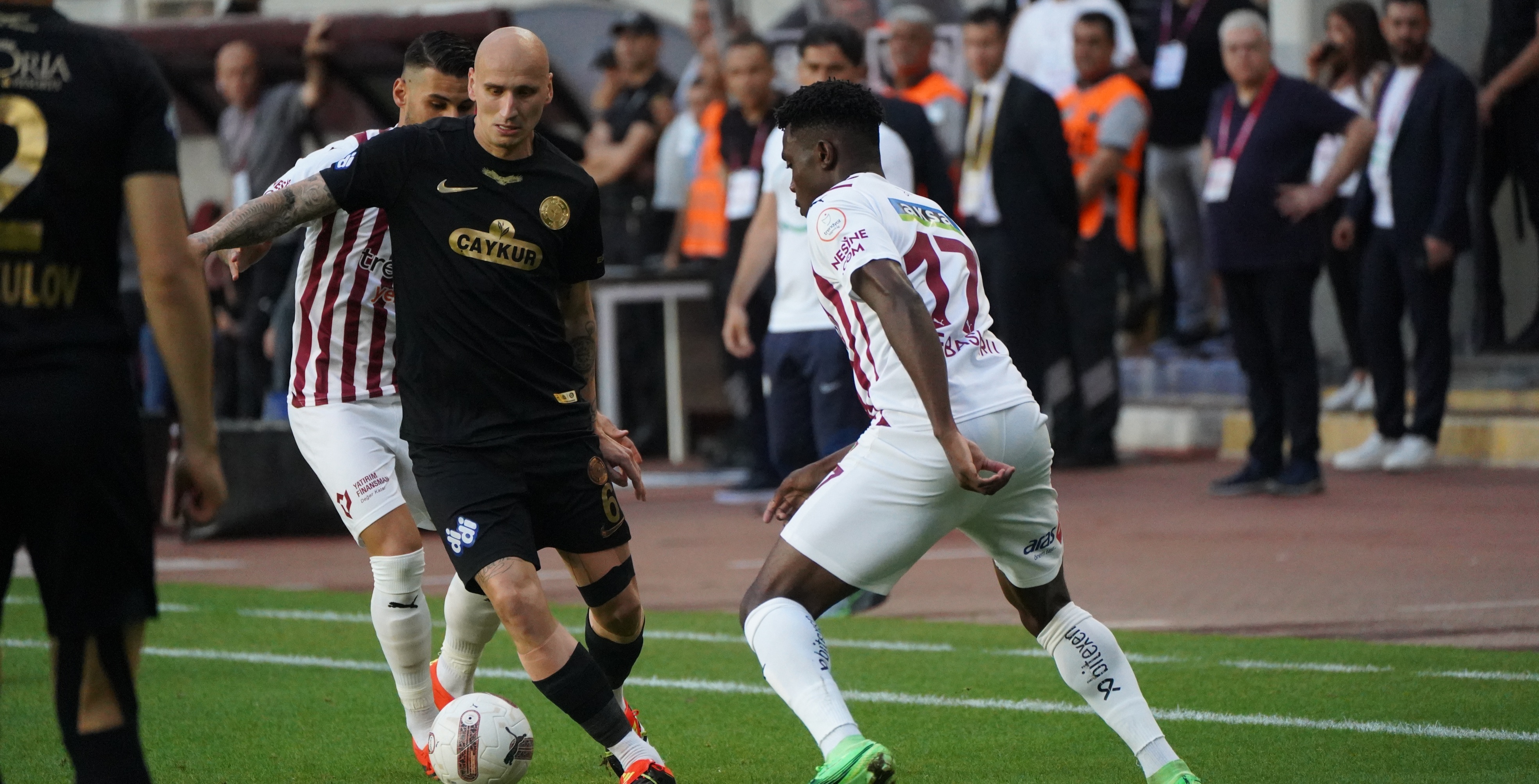 Çaykur Rizespor Deplasmanda Hatayspor'a 2 - 0 mağlup oldu