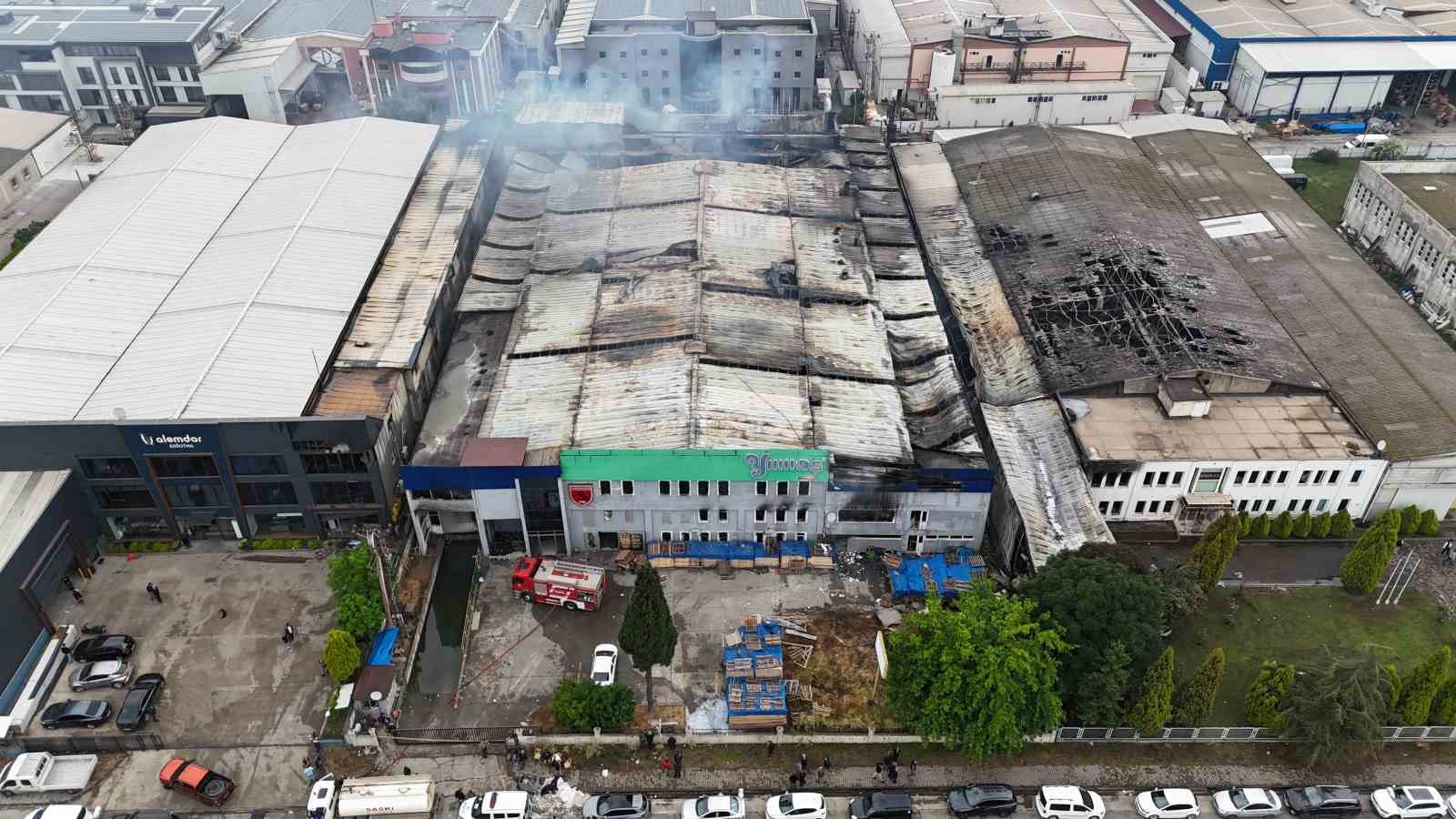 Samsun OSB'de Yatak ve Koltuk Fabrikasında Çıkan Yangın 9 Saatte Söndürüldü