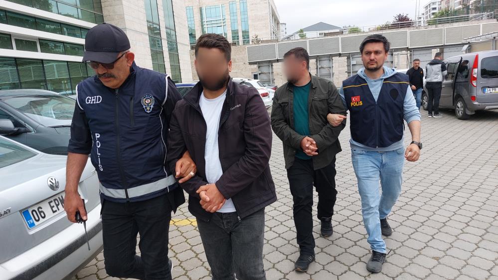 Rize'den istanbul'a kaçak göçmen getiren 2 kişi ve 5 kaçak göçmen yakalandı